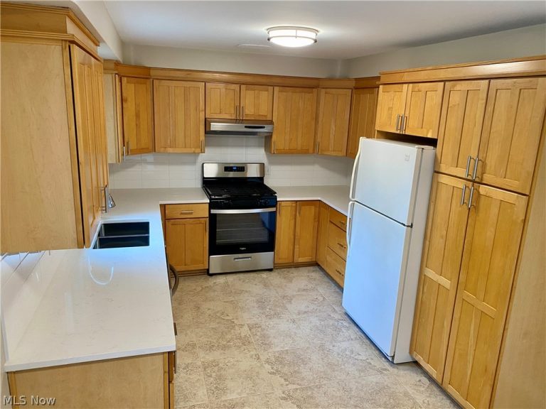 23710 Baintree Road, Beachwood, OH - Photo 5