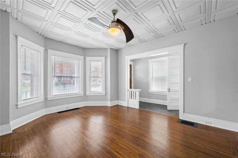 1354 Edwards Avenue, Lakewood, OH - Photo 5