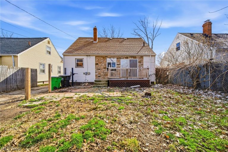 406 274th Street, Euclid, OH - Photo 4