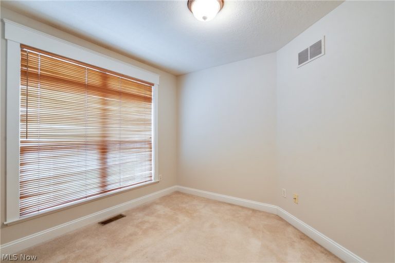 4046 Lindbergh Avenue, Canton, OH - Photo 5