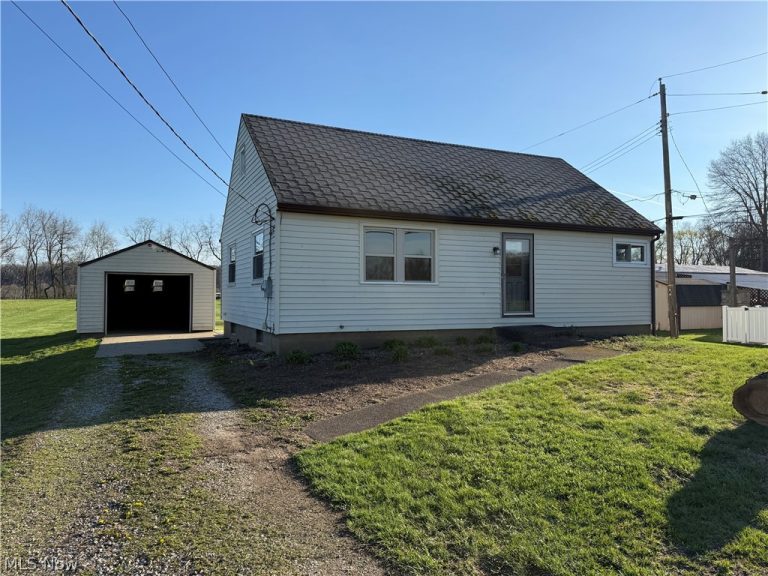 2024 Delaware Drive, New Philadelphia, OH - Photo 3