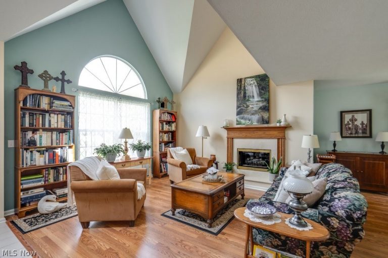 7559 Chandler Court, Sagamore Hills, OH - Photo 4