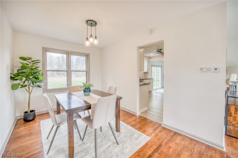 30825 Miller Avenue, Willoughby Hills, OH - Photo 6