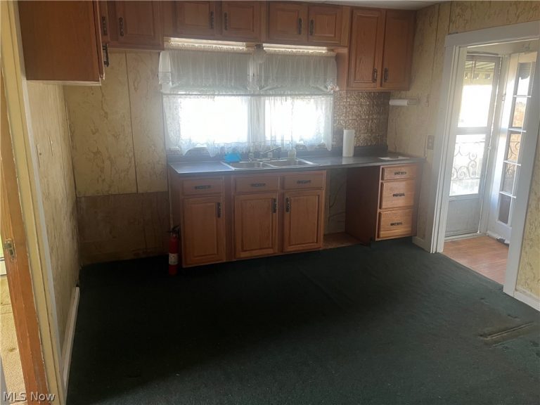 1216 Cisler Drive, Marietta, OH - Photo 6