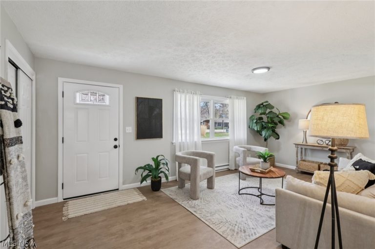 7412 Hopkins Road, Mentor, OH - Photo 8