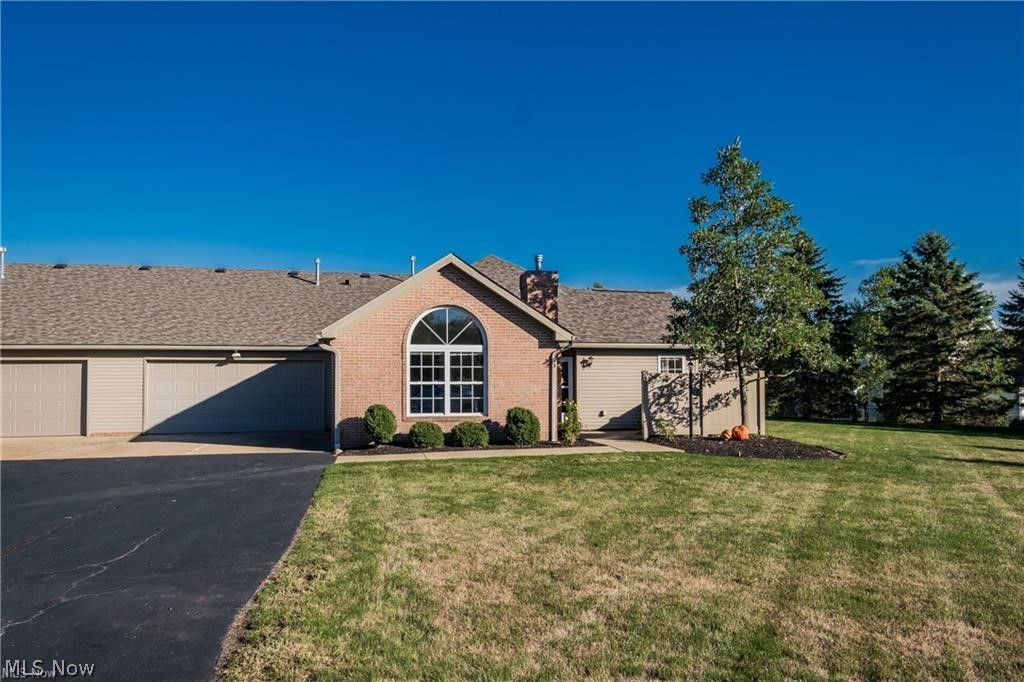 2851 Patriots Path #3-D, Alliance, OH