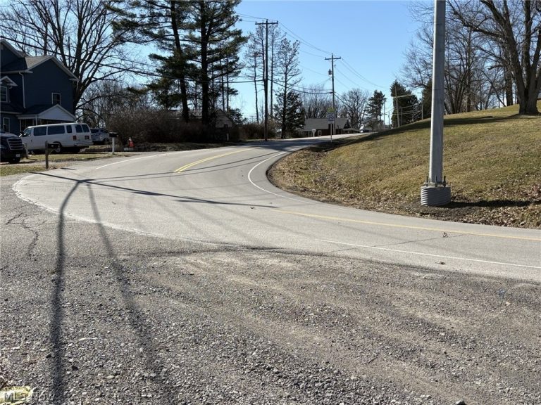 Bantam Ridge, Wintersville, OH - Photo 6