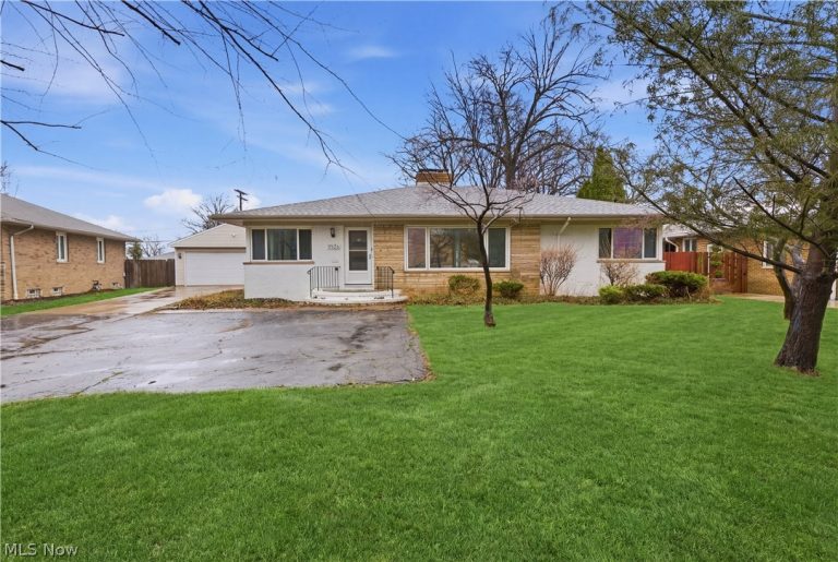 11526 Lake Avenue, Cleveland, OH, 44102
