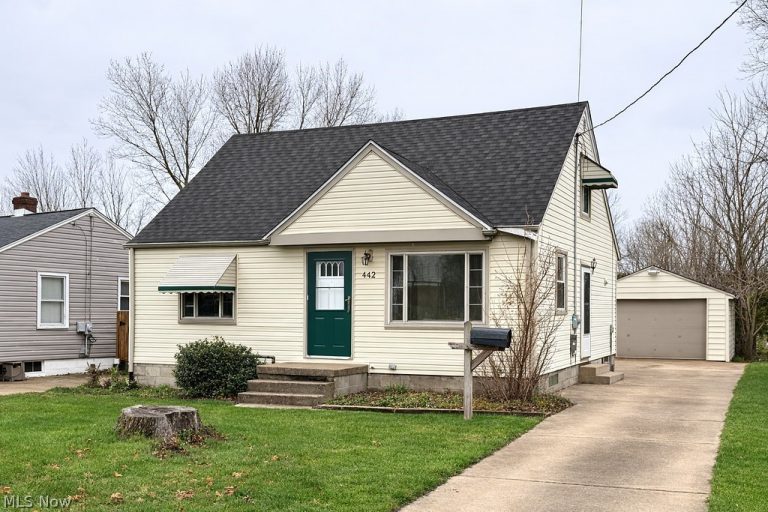 442 10th Street, Struthers, OH, 44471