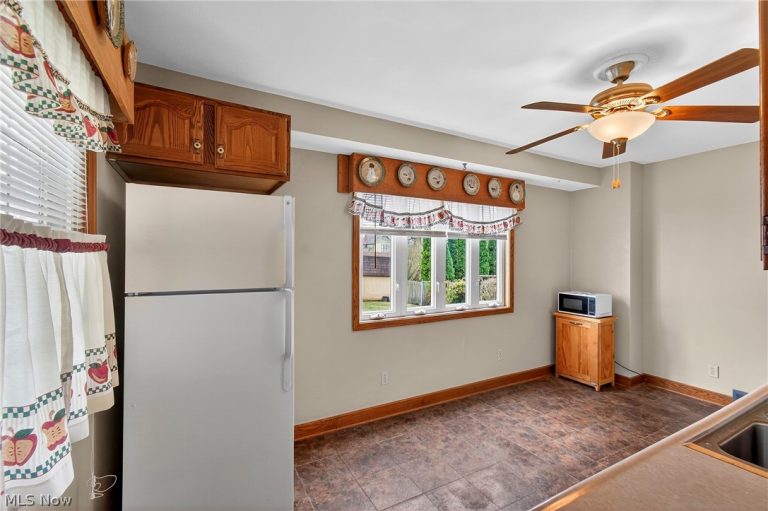 323 Cherry Road, Massillon, OH - Photo 6