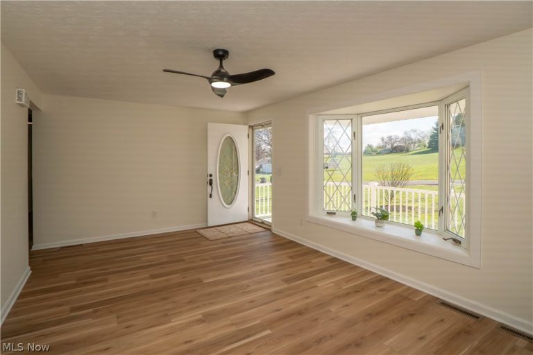 7162 Sandy Lane, Malvern, OH - Photo 4