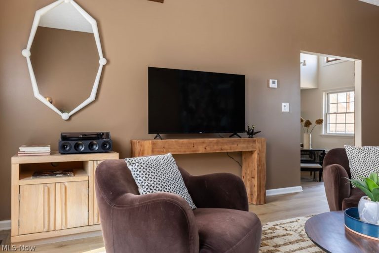 4210 Clinton Avenue, Cleveland, OH - Photo 6