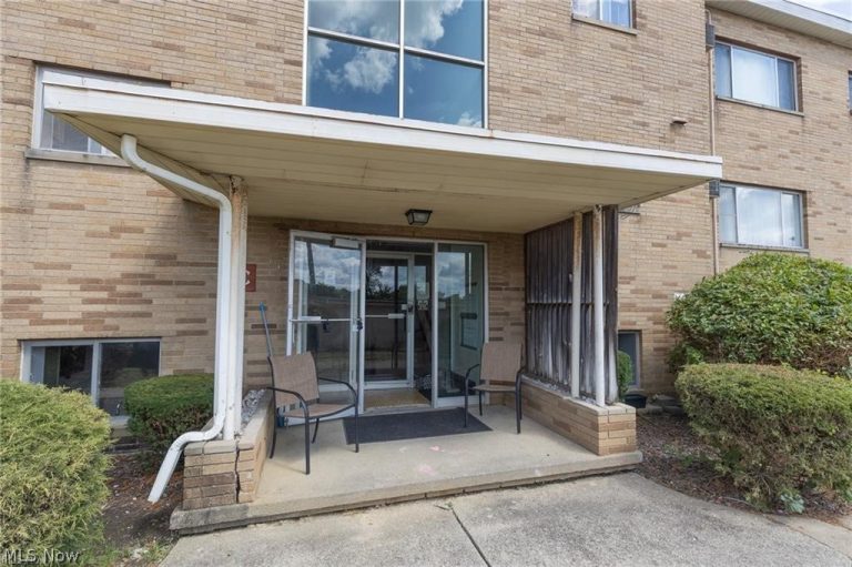 5200 Royalton Road #C4, North Royalton, OH - Photo 2