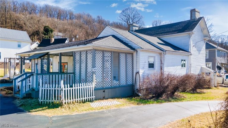 165 9th Street, Wellsburg, WV - Photo 4