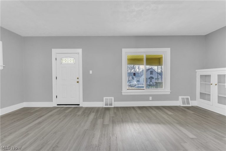 516 Whitney Avenue, Akron, OH - Photo 4