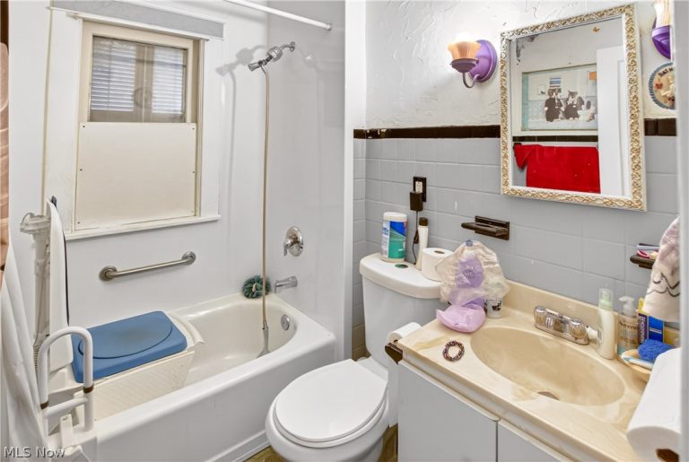 26 Grace Street, Bedford, OH - Photo 8