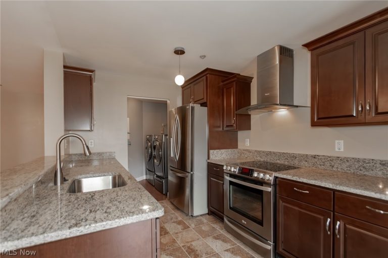220 Fox Hollow Drive #212, Mayfield Heights, OH - Photo 6