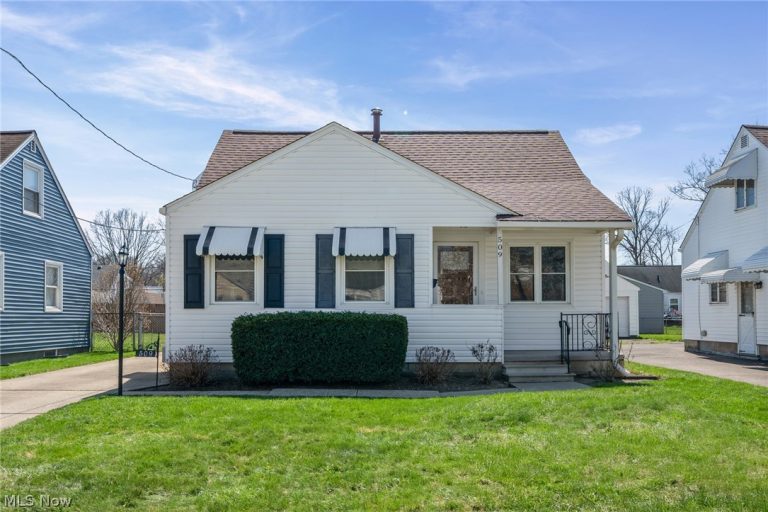 509 Cambridge Avenue, Elyria, OH - Photo 2