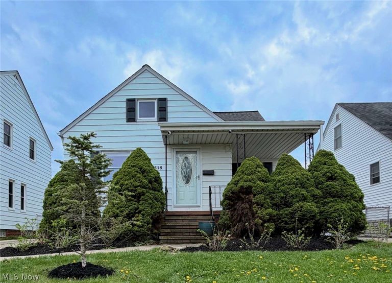 4515 pershing Avenue, Parma, OH, 44134