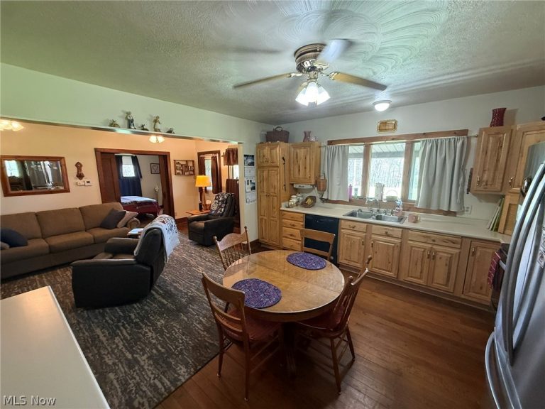11140 Strasburg Bolivar Road, Bolivar, OH - Photo 6