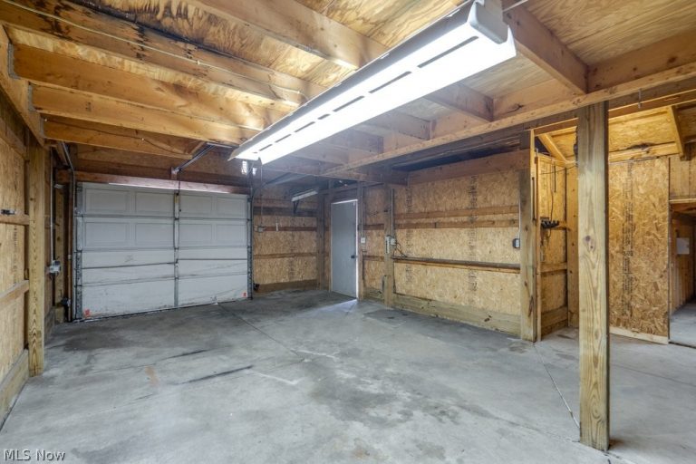 621 Geiger Avenue, Massillon, OH - Photo 3