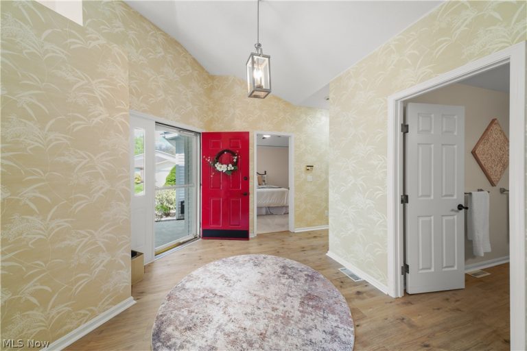 730 Woodlake Drive, Aurora, OH - Photo 3
