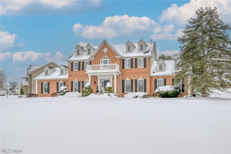 3912 Raintree Circle, Uniontown, OH - Photo 3