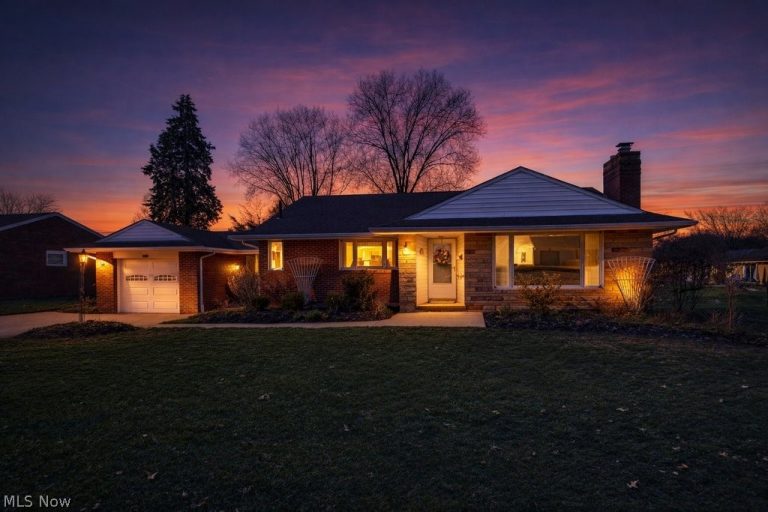 3917 Crestwood Street, Canton, OH - Photo 2