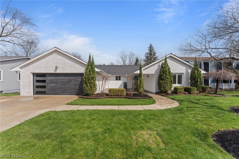 13876 Olde Orchard Road, Strongsville, OH, 44136