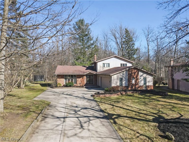 32420 Tracy Lane, Solon, OH, 44139