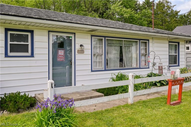 2161 Savoy Avenue, Akron, OH - Photo 3