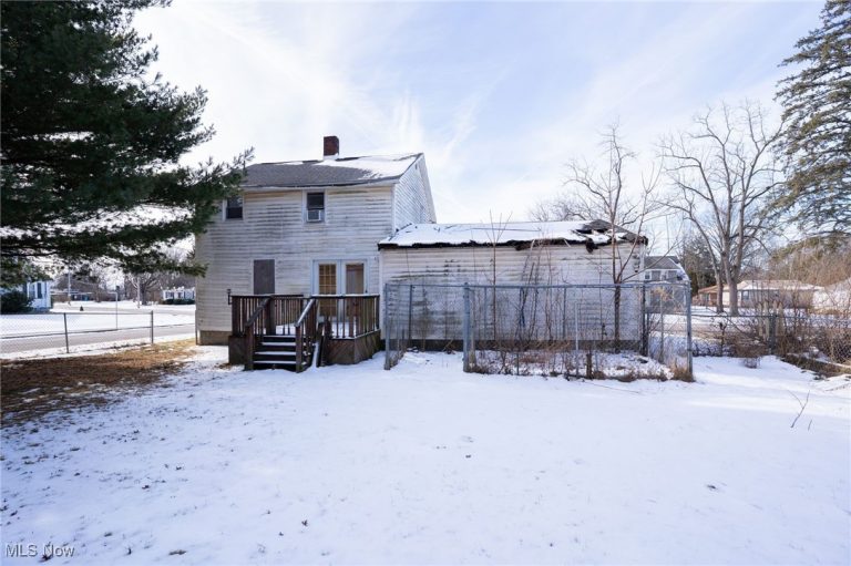 2143 Central Parkway Avenue, Warren, OH - Photo 5