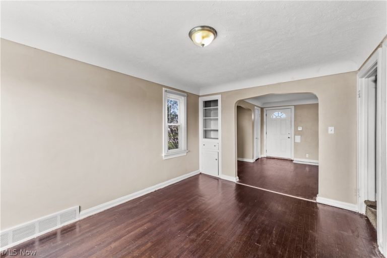 17904 Neff Road, Cleveland, OH - Photo 5