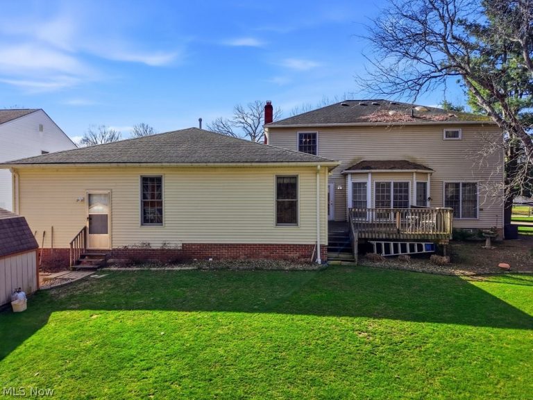 34603 Bramble Lane, Solon, OH - Photo 2