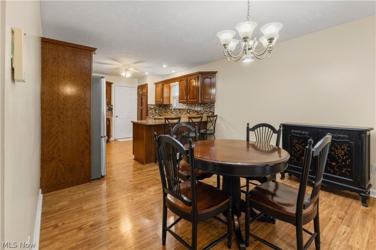 630 Bridgeview Avenue, Chester, WV - Photo 8