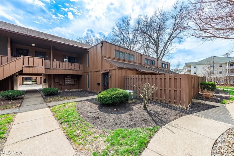 33803 Electric Boulevard #A16, Avon Lake, OH - Photo 2