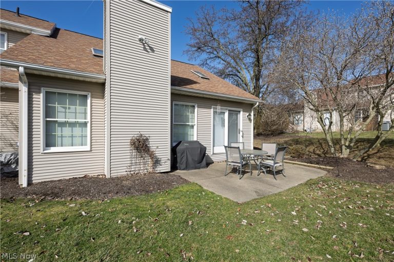 1358 Azalea Boulevard, Barberton, OH - Photo 5