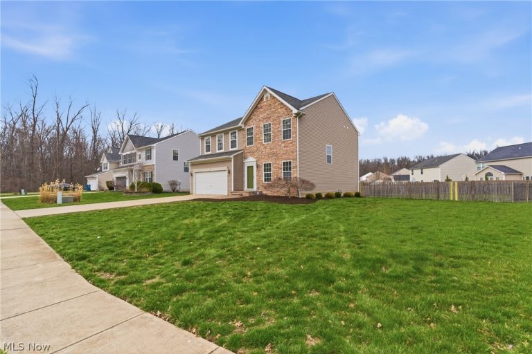 7004 Fallow Way, Lorain, OH - Photo 4