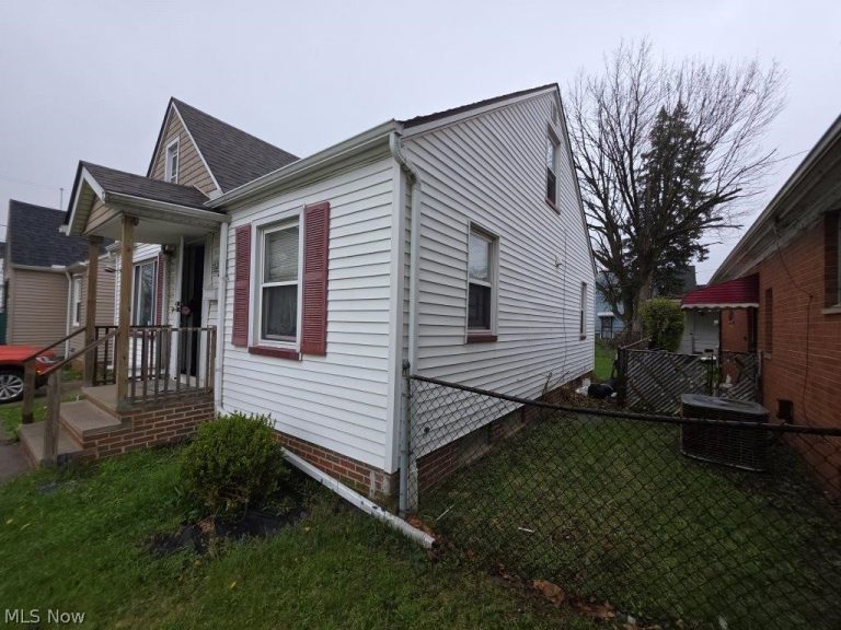 15205 Harvard Avenue, Cleveland, OH - Photo 3