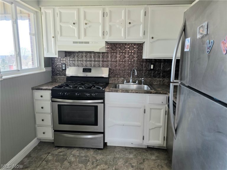 1018 Jackson Avenue, Parkersburg, WV - Photo 5