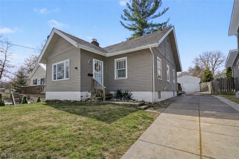 406 Moody Street, Akron, OH - Photo 2