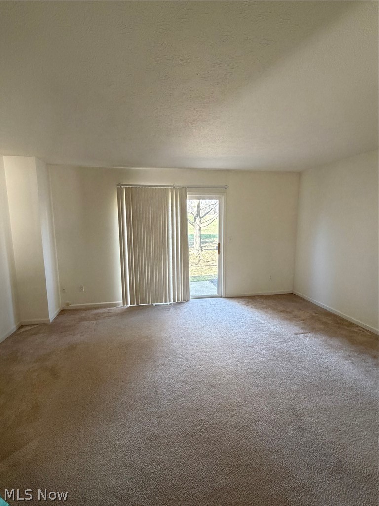 1360 Meadow Run, Copley, OH - Photo 4