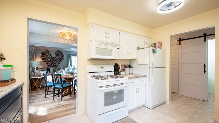 369 Quarry Lane #a, Warren, OH - Photo 8