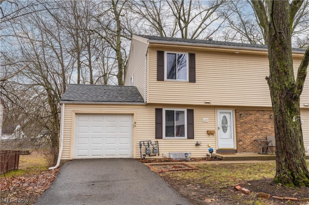 2344 Echo Valley Drive, Stow, OH