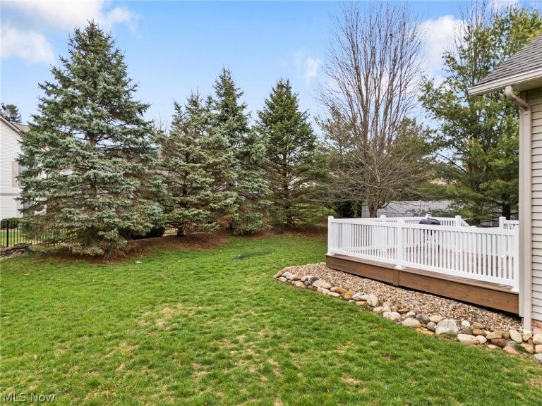 2041 Penhurst Circle, North Canton, OH - Photo 4