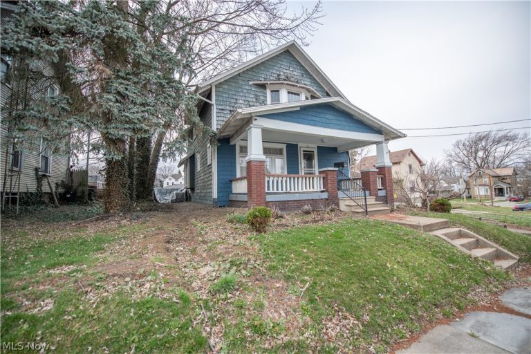 33 Lincoln Avenue, Alliance, OH - Photo 2