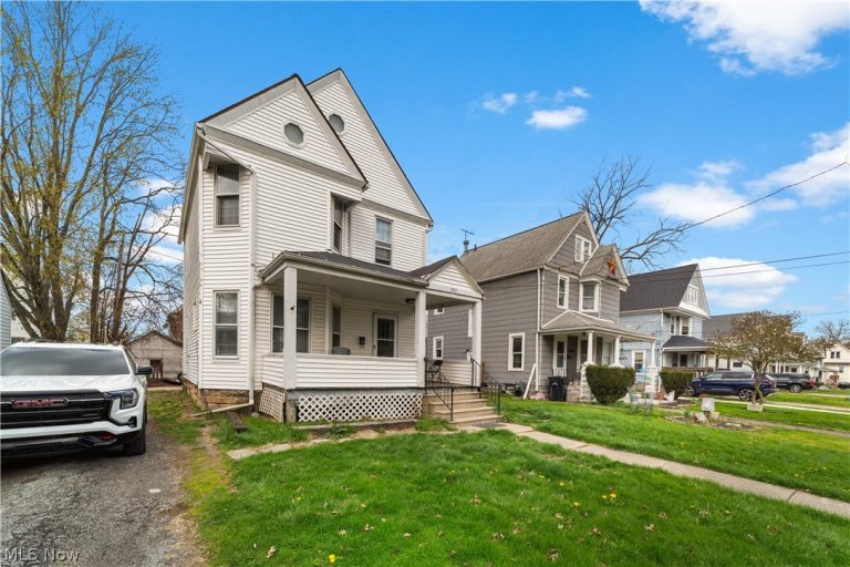237 Wooster Street, Elyria, OH - Photo 2