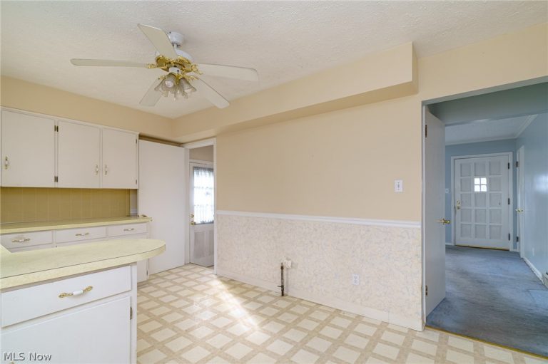 23 Wayne Avenue, Akron, OH - Photo 6