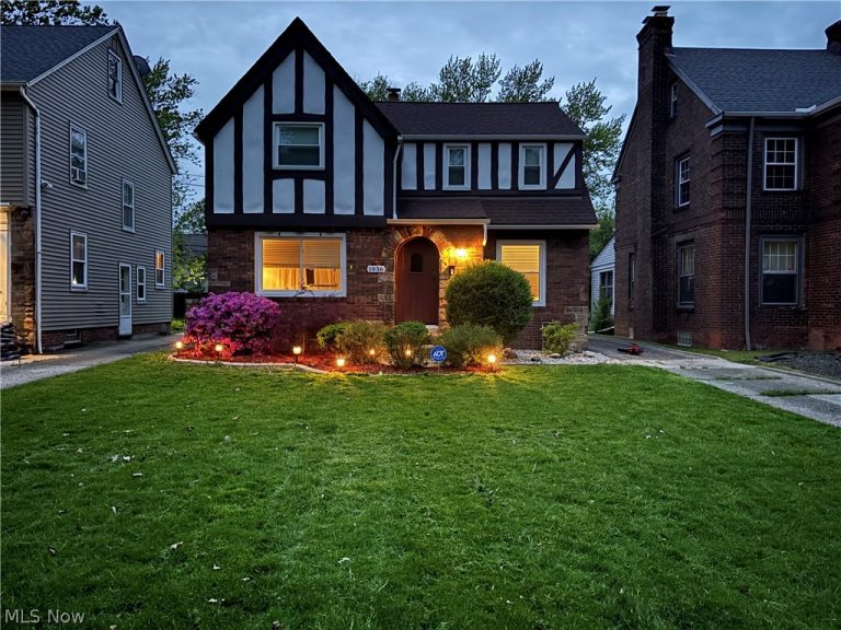 1936 Revere Road, Cleveland Heights, OH - Photo 2
