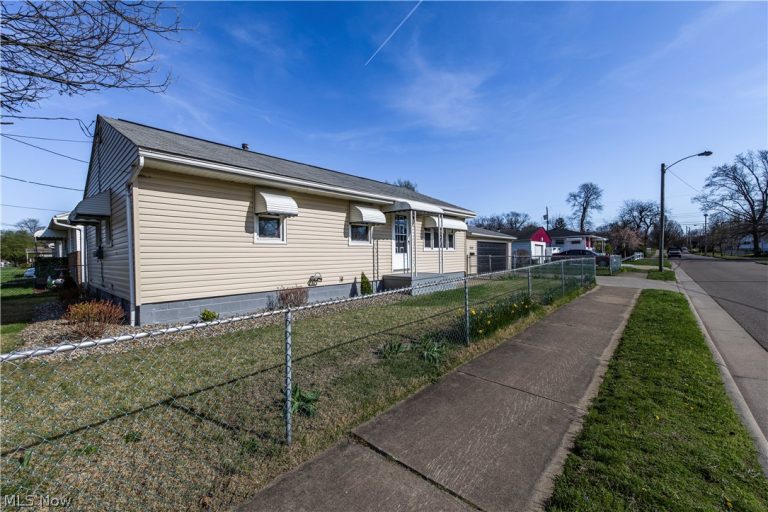 1132 Battles Avenue, Akron, OH - Photo 5